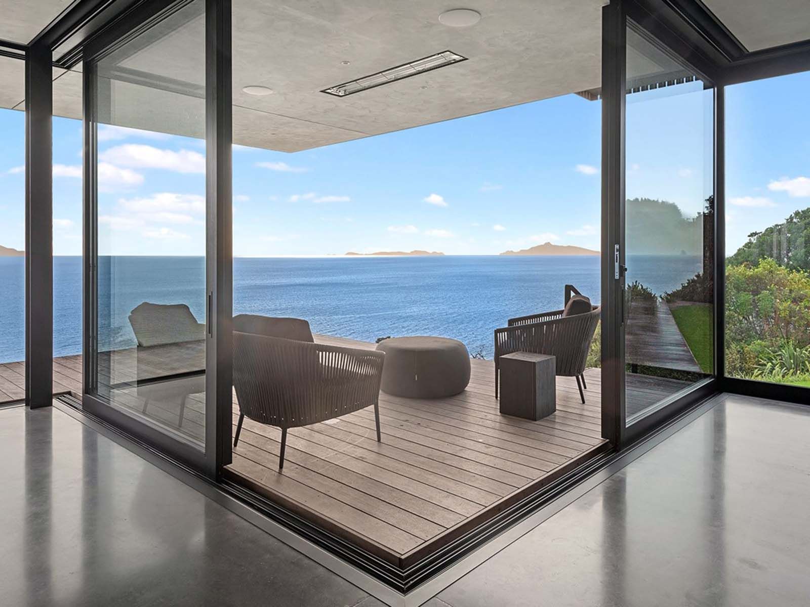 terasse-mit-fenster-c